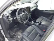 ✅ 2023 Volvo XC40 Plus Bright Theme • VIN: YV4L12UN9P2075643 • Лот: 43272203. Опубликован ранее на IAAI с пробегом 13 147 миль. Бесплатный доступ к архиву аукционных продаж из США и подробный отчёт об истории автомобиля на DreamBid. Изображение 5.