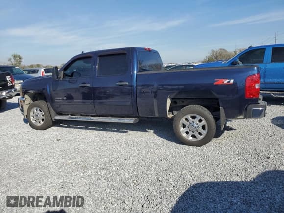 ✅ 2011 Chevrolet Silverado 2500HD LT • VIN: 1GC1CXC8XBF145584 • Лот: 42145375. Опубликован ранее на Copart с пробегом 106 345 миль. Бесплатный доступ к архиву аукционных продаж из США и подробный отчёт об истории автомобиля на DreamBid. Изображение 2.