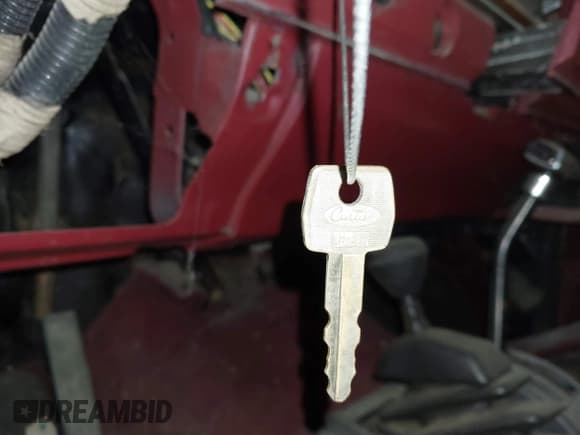 ✅ 1984 Ford Bronco • VIN: 1FMCU14S4EUC26217 • Лот: 42598219. Опубликован ранее на IAAI с пробегом 43 405 миль. Бесплатный доступ к архиву аукционных продаж из США и подробный отчёт об истории автомобиля на DreamBid. Изображение 11.