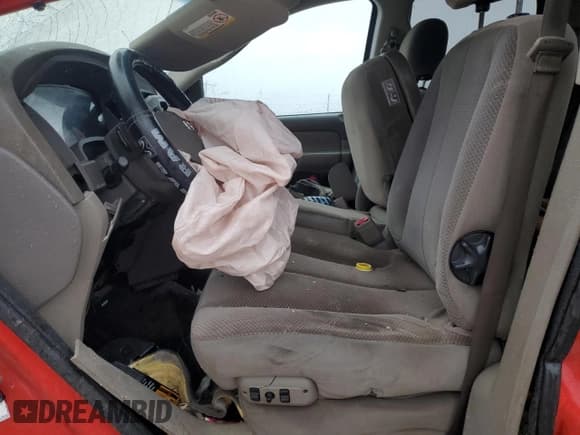 ✅ 2004 Dodge 1500 SLT • VIN: 1D7HA18D94S610301 • Лот: 85014264. Опубликован ранее на Copart с пробегом Не указан. Бесплатный доступ к архиву аукционных продаж из США и подробный отчёт об истории автомобиля на DreamBid. Изображение 7.