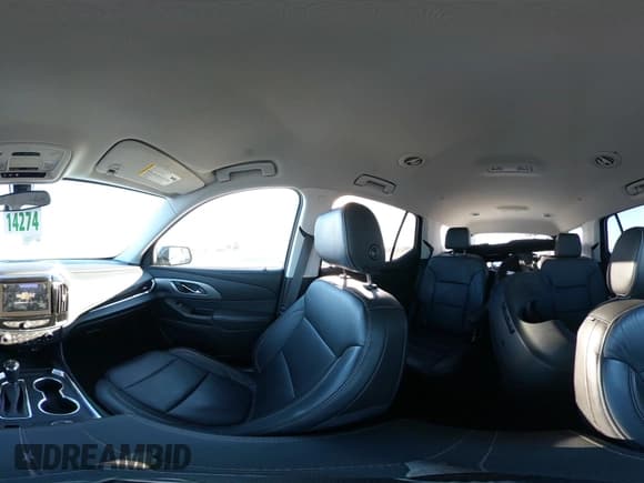 ✅ 2019 Chevrolet Traverse LT • VIN: 1GNEVHKW5KJ219001 • Lot: 43404036. Wystawiony na IAAI z przebiegiem 77 211 mil. Bezpłatny archiwum sprzedaży aukcyjnych z USA i szczegółowy raport historii pojazdu na DreamBid. Zdjęcie 19.