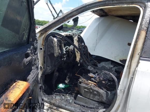 ✅ 2022 GMC Sierra 1500 Elevation • VIN: 1GTR8CEK3NZ146360 • Lot: 42725489. Listed on IAAI with Not provided. Free auction sales archive from the USA and detailed vehicle history report at DreamBid. Image 5.