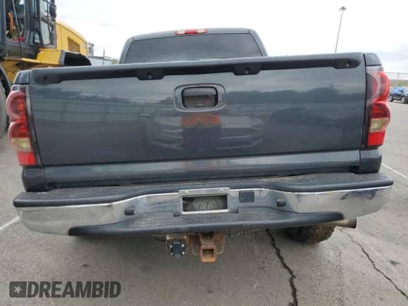 2005 Chevrolet Silverado 1500 Z71 z VIN 2GCEK19B351321259, wystawiony jako Copart lot #72497374 z przebiegiem 242 688 mil mil oraz Szkoda całkowita • Salvage title. Historia ofert i sprzedaży dostępna na DreamBid. Obrazek 6.