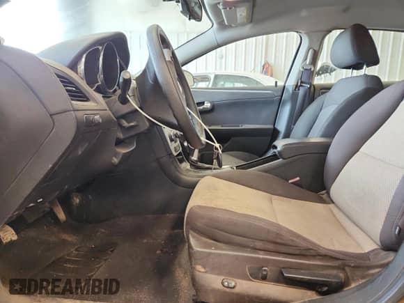 2011 Chevrolet Malibu 1LT z VIN 1G1ZC5EU2BF317620, wystawiony jako Copart lot #86127285 z przebiegiem 150 889 mil mil oraz Nie do naprawy • Non repairable. Historia ofert i sprzedaży dostępna na DreamBid. Obrazek 7.