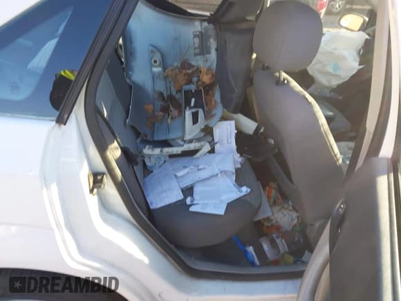 ✅ 2006 Ford Focus S • VIN: 1FAHP34N56W195224 • Lot: 43642226. Listed on IAAI with 102,371 mi. Free auction sales archive from the USA and detailed vehicle history report at DreamBid. Image 8.