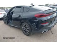 ✅ 2022 BMW X6 xDrive40i • VIN: 5UXCY6C05N9L08478 • Лот: 42630884. Опубликован ранее на IAAI с пробегом Не указан. Бесплатный доступ к архиву аукционных продаж из США и подробный отчёт об истории автомобиля на DreamBid. Изображение 3.