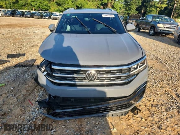 ✅ 2022 Volkswagen Atlas SEL R-Line • VIN: 1V2SE2CA9NC221482 • Lot: 68202605. Listed on Copart with Not provided. Free auction sales archive from the USA and detailed vehicle history report at DreamBid. Image 5.