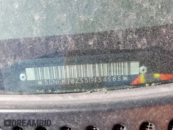 2003 Chevrolet Suburban Z71 z VIN 3GNFK16Z53G154565, wystawiony jako Copart lot #85582955 z przebiegiem 304 431 mil mil oraz Szkoda całkowita • Salvage title. Historia ofert i sprzedaży dostępna na DreamBid. Obrazek 14.