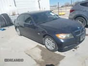 ✅ 2007 BMW 3 Series 328i • VIN: WBAVA33567KX83770 • Lot: 41526173. Wystawiony na IAAI z przebiegiem 117 995 mil. Bezpłatny archiwum sprzedaży aukcyjnych z USA i szczegółowy raport historii pojazdu na DreamBid. Zdjęcie 1.