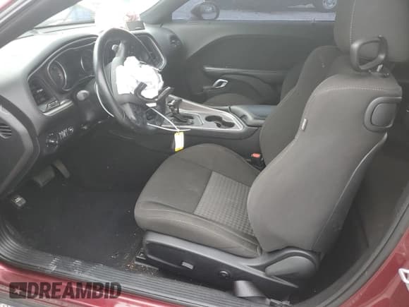 ✅ 2021 Dodge Challenger R/T • VIN: 2C3CDZBTXMH571479 • Lot: 80750035. Wystawiony na Copart z przebiegiem 49 739 mil. Bezpłatny archiwum sprzedaży aukcyjnych z USA i szczegółowy raport historii pojazdu na DreamBid. Zdjęcie 7.