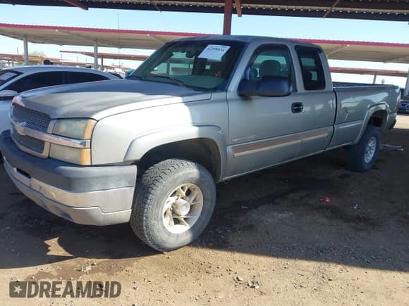 ✅ 2003 Chevrolet Silverado 2500HD LS • VIN: 1GCHC29U13E353706 • Lot: 42398034. Wystawiony na IAAI z przebiegiem 205 065 mil. Bezpłatny archiwum sprzedaży aukcyjnych z USA i szczegółowy raport historii pojazdu na DreamBid. Zdjęcie 17.