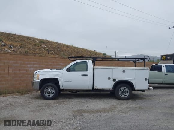 ✅ 2011 Chevrolet Silverado 2500HD Work Truck • VIN: 1GC0CVCG8BF215168 • Lot: 42391506. Wystawiony na IAAI z przebiegiem 139 157 mil. Bezpłatny archiwum sprzedaży aukcyjnych z USA i szczegółowy raport historii pojazdu na DreamBid. Zdjęcie 15.