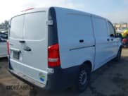 ✅ 2018 Mercedes-Benz Metris Cargo • VIN: WD3PG2EA1J3416625 • Lot: 42723787. Wystawiony na IAAI z przebiegiem 104 252 mil. Bezpłatny archiwum sprzedaży aukcyjnych z USA i szczegółowy raport historii pojazdu na DreamBid. Zdjęcie 4.