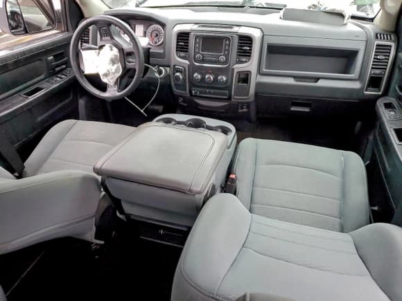 ✅ 2015 Ram 1500 Express • VIN: 1C6RR6KT0FS650278 • Lot: 95794685. Wystawiony na Copart z przebiegiem 123 477 mil. Bezpłatny archiwum sprzedaży aukcyjnych z USA i szczegółowy raport historii pojazdu na DreamBid. Zdjęcie 8.