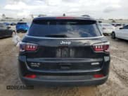 ✅ 2022 Jeep Compass Latitude • VIN: 3C4NJDBB4NT230062 • Lot: 81782845. Wystawiony na Copart z przebiegiem 23 854 mil. Bezpłatny archiwum sprzedaży aukcyjnych z USA i szczegółowy raport historii pojazdu na DreamBid. Zdjęcie 6.