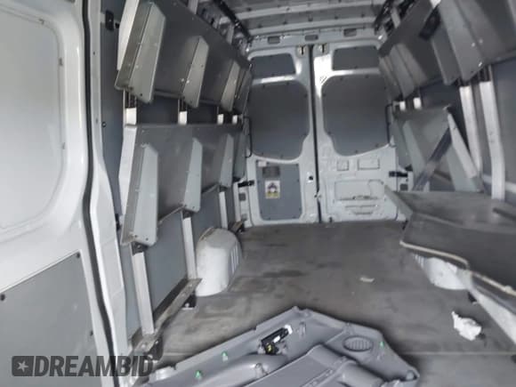 ✅ 2016 Mercedes-Benz Sprinter Cargo EXT • VIN: WD3PE8DD3GP246161 • Лот: 43736251. Опубликован ранее на IAAI с пробегом 108 973 миль. Бесплатный доступ к архиву аукционных продаж из США и подробный отчёт об истории автомобиля на DreamBid. Изображение 8.