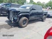 ✅ 2024 Toyota Tacoma SR5 • VIN: 3TMLB5JN9RM048881 • Лот: 42562353. Опубликован ранее на IAAI с пробегом 17 712 миль. Бесплатный доступ к архиву аукционных продаж из США и подробный отчёт об истории автомобиля на DreamBid. Изображение 2.