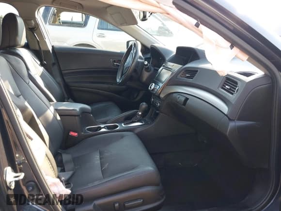 ✅ 2016 Acura ILX Premium • VIN: 19UDE2F76GA014963 • Lot: 43090382. Wystawiony na IAAI z przebiegiem 126 259 mil. Bezpłatny archiwum sprzedaży aukcyjnych z USA i szczegółowy raport historii pojazdu na DreamBid. Zdjęcie 5.