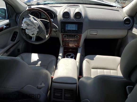 ✅ 2008 Mercedes-Benz M 350 • VIN: 4JGBB86E18A341932 • Lot: 82263185. Listed on Copart with 70,257 mi. Free auction sales archive from the USA and detailed vehicle history report at DreamBid. Image 8.