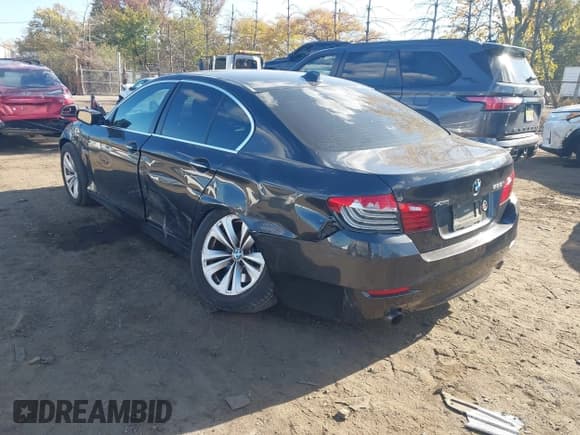 ✅ 2014 BMW 5 Series 535i xDrive • VIN: WBA5B3C56ED537672 • Lot: 43532517. Listed on IAAI with 59,966 mi. Free auction sales archive from the USA and detailed vehicle history report at DreamBid. Image 3.