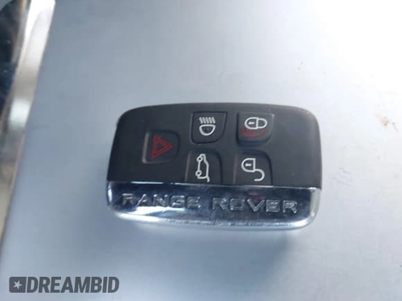 ✅ 2013 Land Rover Range Rover Sport SC • VIN: SALSH2E42DA795635 • Lot: 41312989. Listed on IAAI with 144,698 mi. Free auction sales archive from the USA and detailed vehicle history report at DreamBid. Image 11.