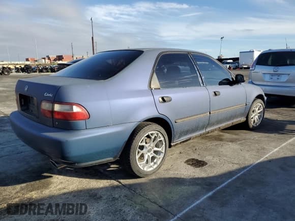 ✅ 1995 Honda Civic DX • VIN: JHMEG8645SS011835 • Лот: 44637225. Опубликован ранее на Copart с пробегом 57 927 миль. Бесплатный доступ к архиву аукционных продаж из США и подробный отчёт об истории автомобиля на DreamBid. Изображение 3.