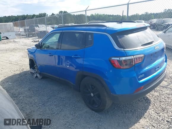 ✅ 2022 Jeep Compass Latitude • VIN: 3C4NJCBB6NT229148 • Lot: 42342559. Listed on IAAI with 26,915 mi. Free auction sales archive from the USA and detailed vehicle history report at DreamBid. Image 3.