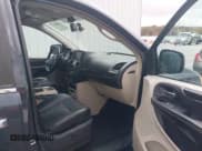 ✅ 2013 Chrysler Town & Country Touring L • VIN: 2C4RC1CG5DR646658 • Lot: 43560390. Wystawiony na IAAI z przebiegiem 178 858 mil. Bezpłatny archiwum sprzedaży aukcyjnych z USA i szczegółowy raport historii pojazdu na DreamBid. Zdjęcie 5.