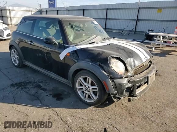 ✅ 2013 MINI Hardtop • VIN: WMWSU3C5XDT680447 • Lot: 81809965. Wystawiony na Copart z przebiegiem 122 834 mil. Bezpłatny archiwum sprzedaży aukcyjnych z USA i szczegółowy raport historii pojazdu na DreamBid. Zdjęcie 13.