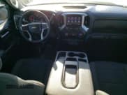 ✅ 2021 Chevrolet Silverado 1500 LT • VIN: 1GCUYDED0MZ339758 • Lot: 76075953. Wystawiony na Copart z przebiegiem 46 115 mil. Bezpłatny archiwum sprzedaży aukcyjnych z USA i szczegółowy raport historii pojazdu na DreamBid. Zdjęcie 8.