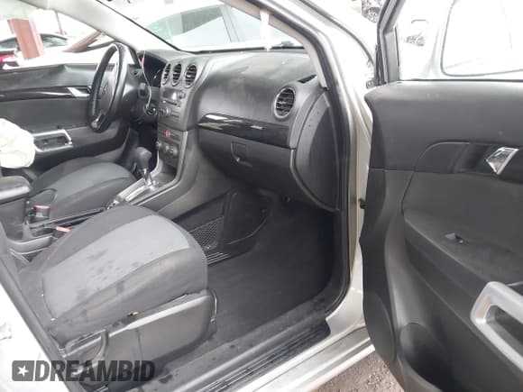 ✅ 2015 Chevrolet Captiva Sport LT • VIN: 3GNAL3EK5FS502213 • Lot: 41580281. Wystawiony na IAAI z przebiegiem 97 639 mil. Bezpłatny archiwum sprzedaży aukcyjnych z USA i szczegółowy raport historii pojazdu na DreamBid. Zdjęcie 5.