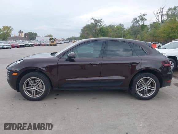 ✅ 2015 Porsche Macan S • VIN: WP1AB2A57FLB61696 • Лот: 43382090. Опубликован ранее на IAAI с пробегом 140 504 миль. Бесплатный доступ к архиву аукционных продаж из США и подробный отчёт об истории автомобиля на DreamBid. Изображение 14.