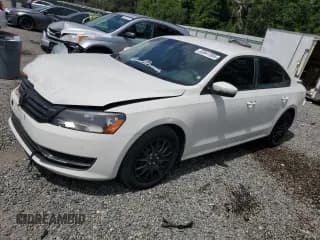 ✅ 2013 Volkswagen Passat S • VIN: 1VWAP7A3XDC012739 • Лот: 63841305. Опубликован ранее на Copart с пробегом 249 329 миль. Бесплатный доступ к архиву аукционных продаж из США и подробный отчёт об истории автомобиля на DreamBid. Изображение 1.