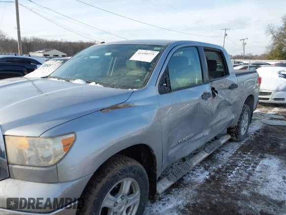 ✅ 2011 Toyota Tundra • VIN: 5TFDM5F1XBX019166 • Lot: 41590275. Listed on IAAI with 116,268 mi. Free auction sales archive from the USA and detailed vehicle history report at DreamBid. Image 6.