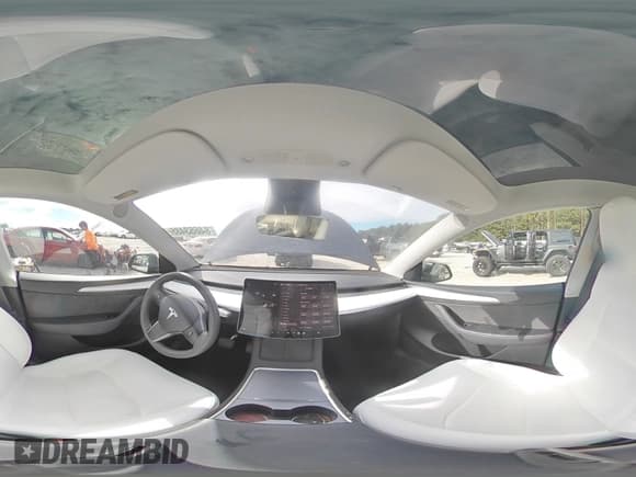 ✅ 2024 Tesla Model Y • VIN: 7SAYGDED6RF108979 • Lot: 84653485. Wystawiony na Copart z przebiegiem 9 361 mil. Bezpłatny archiwum sprzedaży aukcyjnych z USA i szczegółowy raport historii pojazdu na DreamBid. Zdjęcie 14.