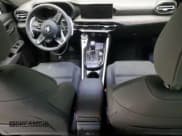 ✅ 2024 Dodge Hornet R/T • VIN: ZACPDFCWXR3A33222 • Lot: 91241585. Wystawiony na Copart z przebiegiem 39 334 mil. Bezpłatny archiwum sprzedaży aukcyjnych z USA i szczegółowy raport historii pojazdu na DreamBid. Zdjęcie 8.