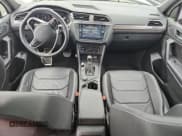 ✅ 2023 Volkswagen Tiguan SEL R-Line • VIN: 3VV4B7AXXPM029983 • Лот: 84759205. Опубликован ранее на Copart с пробегом 23 925 миль. Бесплатный доступ к архиву аукционных продаж из США и подробный отчёт об истории автомобиля на DreamBid. Изображение 8.