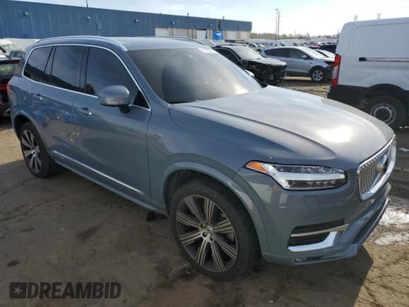 ✅ 2022 Volvo XC90 Inscription • VIN: YV4A221LXN1849036 • Lot: 77423674. Listed on Copart with 21,292 mi. Free auction sales archive from the USA and detailed vehicle history report at DreamBid. Image 4.