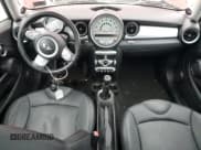 ✅ 2010 MINI Clubman • VIN: WMWML3C59ATX50995 • Lot: 66115755. Wystawiony na Copart z przebiegiem 244 180 mil. Bezpłatny archiwum sprzedaży aukcyjnych z USA i szczegółowy raport historii pojazdu na DreamBid. Zdjęcie 8.