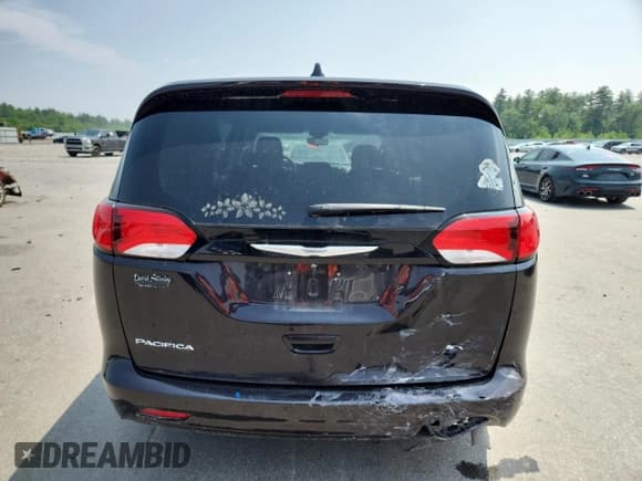 ✅ 2017 Chrysler Pacifica LX • VIN: 2C4RC1CG2HR770747 • Lot: 59753115. Listed on Copart with 43,047 mi. Free auction sales archive from the USA and detailed vehicle history report at DreamBid. Image 6.
