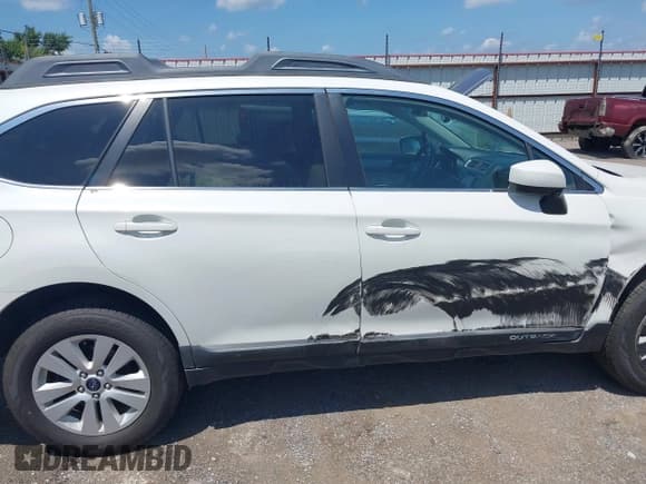 ✅ 2015 Subaru Outback Premium • VIN: 4S4BSACC4F3292544 • Lot: 42658804. Wystawiony na IAAI z przebiegiem 249 131 mil. Bezpłatny archiwum sprzedaży aukcyjnych z USA i szczegółowy raport historii pojazdu na DreamBid. Zdjęcie 13.