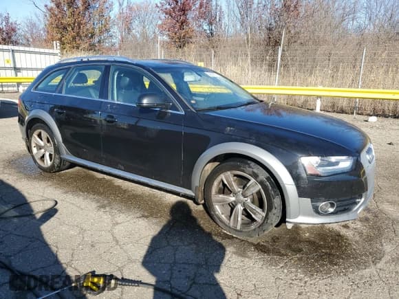 ✅ 2013 Audi allroad A6 V8 • VIN: WA19FBFLXDA145544 • Lot: 92856375. Wystawiony na Copart z przebiegiem 85 660 mil. Bezpłatny archiwum sprzedaży aukcyjnych z USA i szczegółowy raport historii pojazdu na DreamBid. Zdjęcie 4.