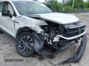 ✅ 2024 Volkswagen Taos S • VIN: 3VV5X7B23RM124848 • Lot: 43367924. Wystawiony na IAAI z przebiegiem 13 926 mil. Bezpłatny archiwum sprzedaży aukcyjnych z USA i szczegółowy raport historii pojazdu na DreamBid. Zdjęcie 6.