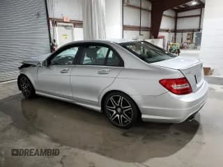 ✅ 2013 Mercedes-Benz C 300 Sport • VIN: WDDGF8ABXDG099540 • Lot: 91218945. Wystawiony na Copart z przebiegiem 110 782 mil. Bezpłatny archiwum sprzedaży aukcyjnych z USA i szczegółowy raport historii pojazdu na DreamBid. Zdjęcie 2.