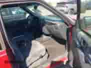 1999 Chevrolet Blazer LS z VIN 1GNCT18W6XK240758, wystawiony jako IAAI lot #42729667 z przebiegiem Nie podano mil oraz . Historia ofert i sprzedaży dostępna na DreamBid. Obrazek 5.