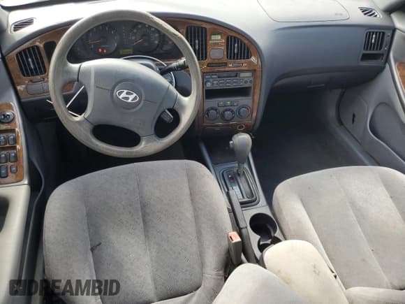 ✅ 2004 Hyundai Elantra GLS • VIN: KMHDN46DX4U819225 • Lot: 63329365. Wystawiony na Copart z przebiegiem 84 866 mil. Bezpłatny archiwum sprzedaży aukcyjnych z USA i szczegółowy raport historii pojazdu na DreamBid. Zdjęcie 8.