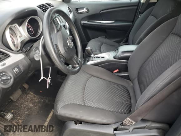 ✅ 2017 Dodge Journey SXT • VIN: 3C4PDCBG2HT528071 • Lot: 51858825. Wystawiony na Copart z przebiegiem 123 330 mil. Bezpłatny archiwum sprzedaży aukcyjnych z USA i szczegółowy raport historii pojazdu na DreamBid. Zdjęcie 7.