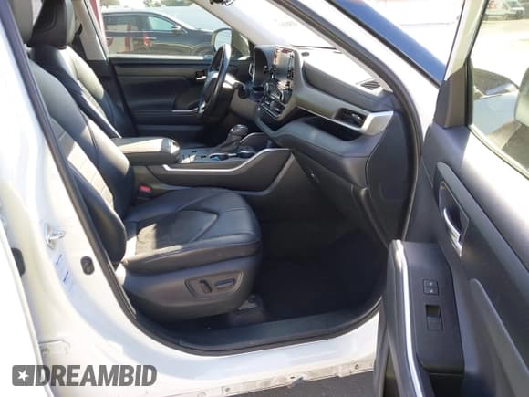 ✅ 2020 Toyota Highlander Hybrid XLE • VIN: 5TDGBRCH8LS507793 • Lot: 43505365. Listed on IAAI with 153,748 mi. Free auction sales archive from the USA and detailed vehicle history report at DreamBid. Image 5.