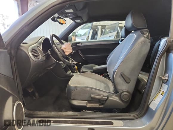 ✅ 2016 Volkswagen Beetle S • VIN: 3VW517AT1GM821360 • Lot: 91368485. Listed on Copart with 65,043 mi. Free auction sales archive from the USA and detailed vehicle history report at DreamBid. Image 7.