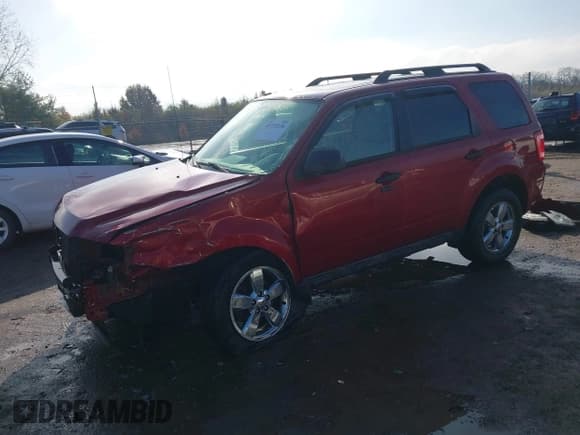 ✅ 2010 Ford Escape XLT • VIN: 1FMCU9DG8AKC24907 • Lot: 43733136. Wystawiony na IAAI z przebiegiem 72 515 mil. Bezpłatny archiwum sprzedaży aukcyjnych z USA i szczegółowy raport historii pojazdu na DreamBid. Zdjęcie 18.